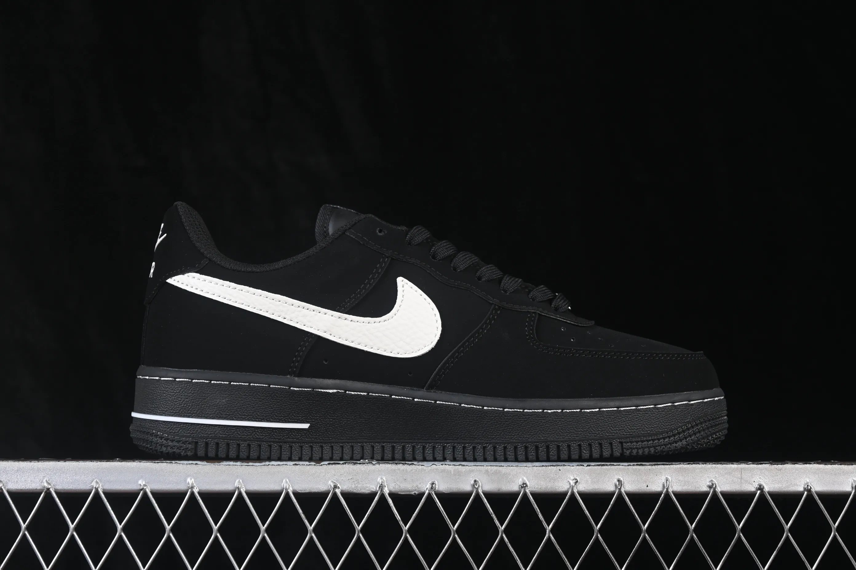 All Categories Nk Air Force 1 Air Force Series Nk Air Force 1 Low Air Force Low Nike Air Force 1'07 Low Black Suede Warrior Air Force One Low Casual Shoes NH0601-547